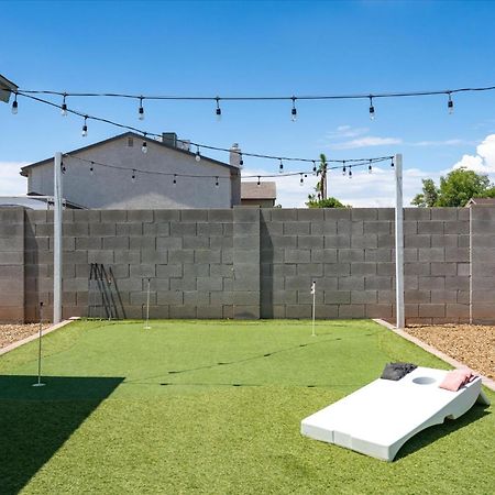 Mini Golf Fire Pit Pool Game Room 钱德勒 外观 照片