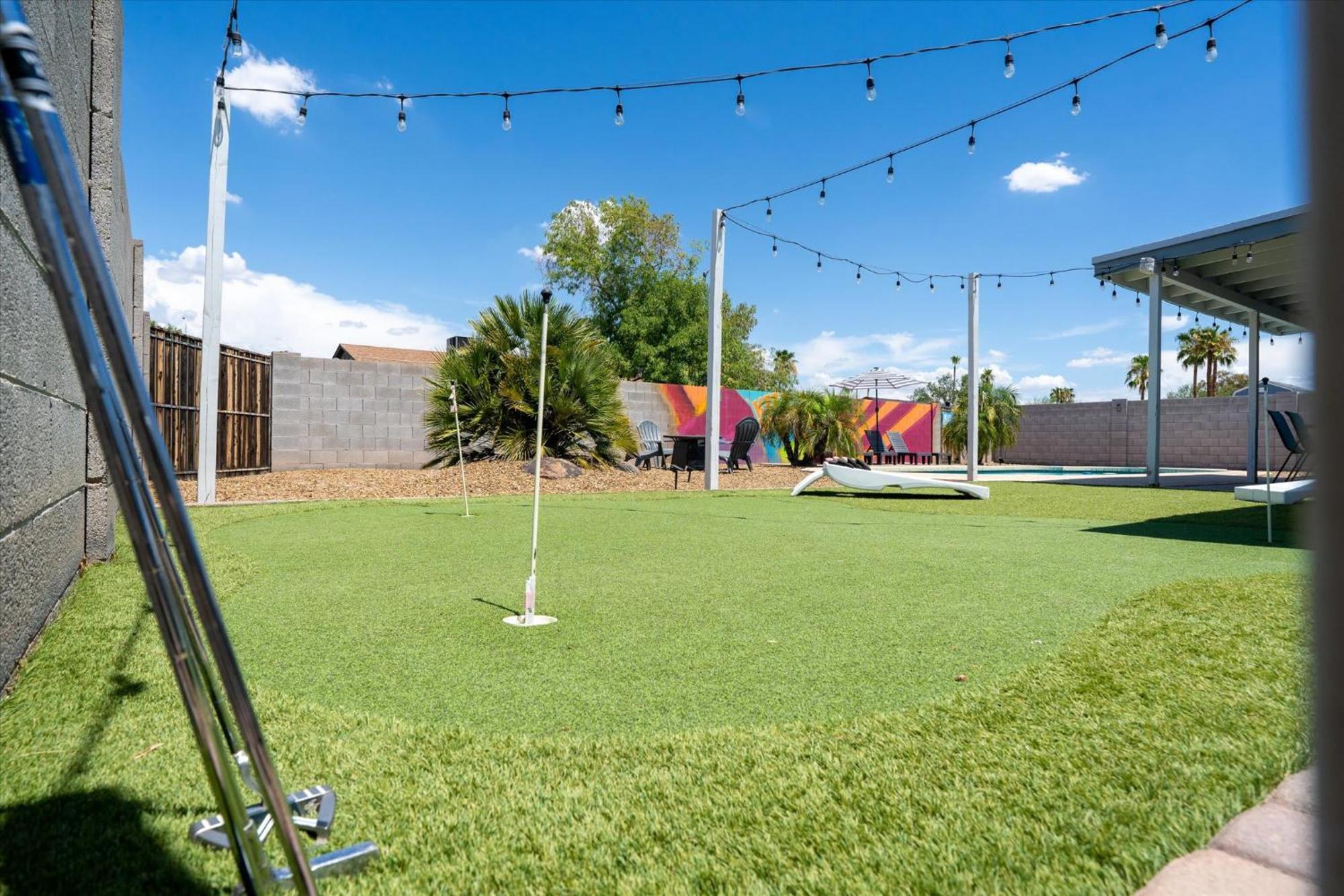 Mini Golf Fire Pit Pool Game Room 钱德勒 外观 照片